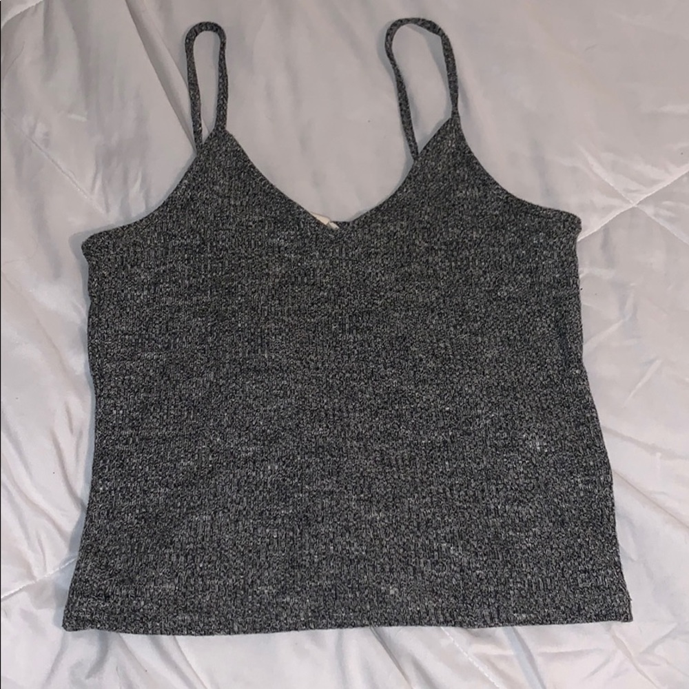 gray cropped ribbed tank 🤍